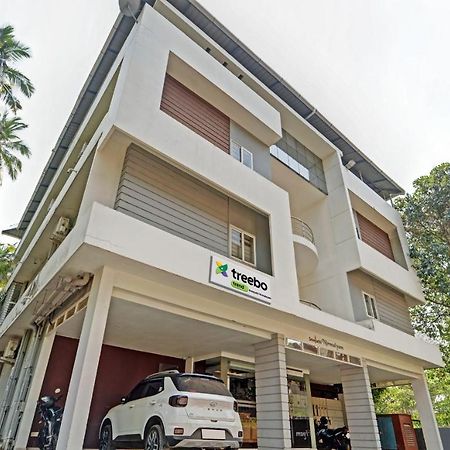 Sreepathi Nirmalyam 400 Mts From Guruvayoor Temple Hotel Guruvayur Ngoại thất bức ảnh