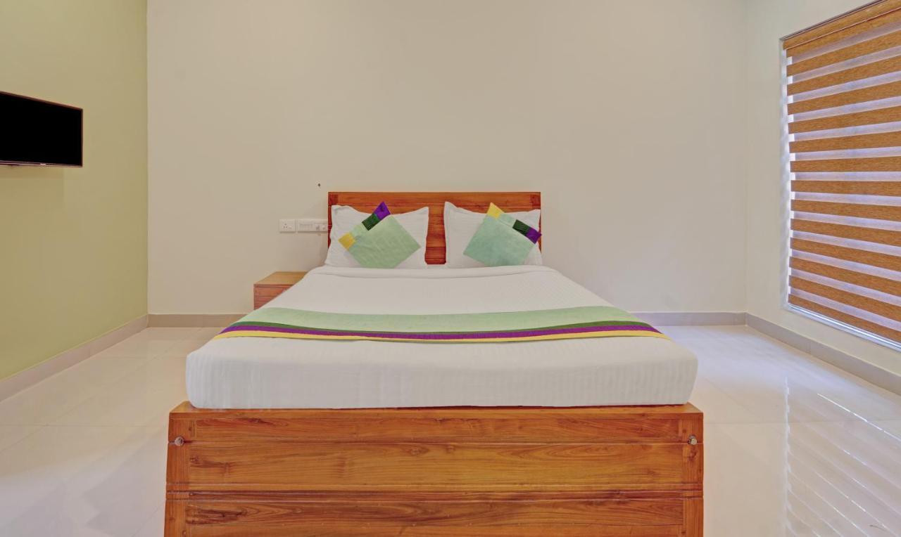 Sreepathi Nirmalyam 400 Mts From Guruvayoor Temple Hotel Guruvayur Ngoại thất bức ảnh