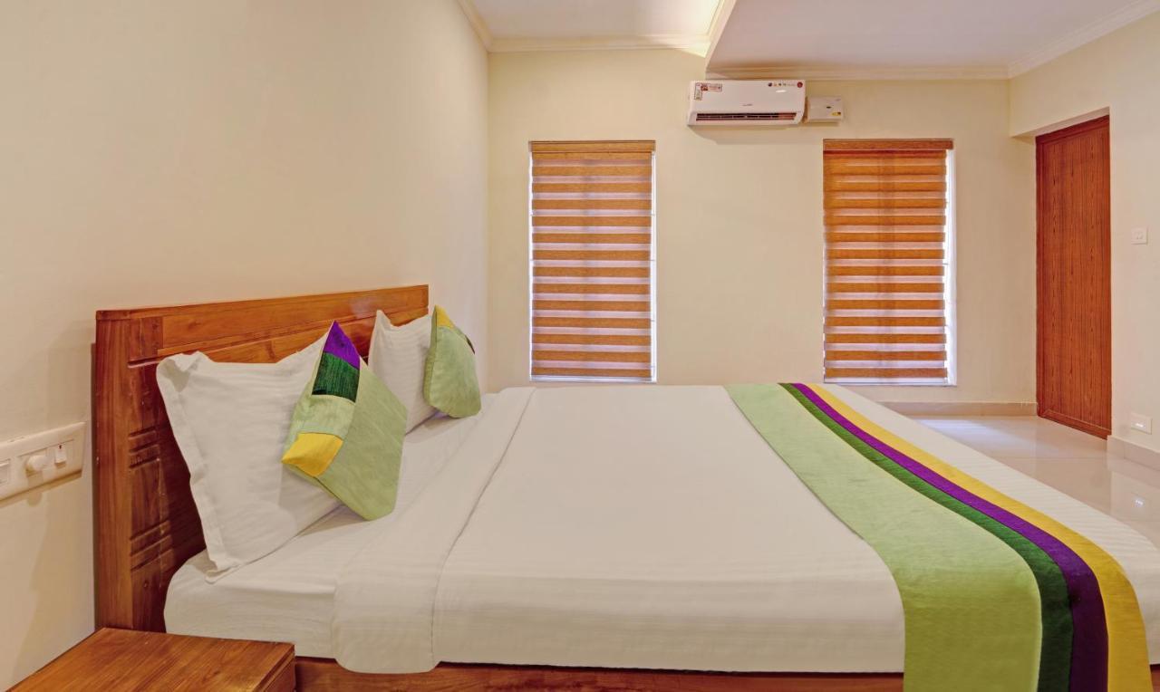 Sreepathi Nirmalyam 400 Mts From Guruvayoor Temple Hotel Guruvayur Ngoại thất bức ảnh