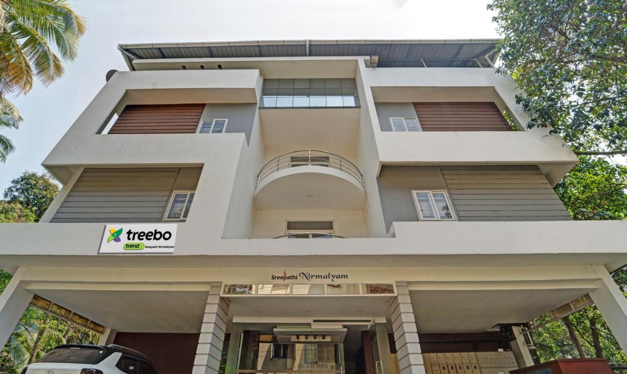 Sreepathi Nirmalyam 400 Mts From Guruvayoor Temple Hotel Guruvayur Ngoại thất bức ảnh